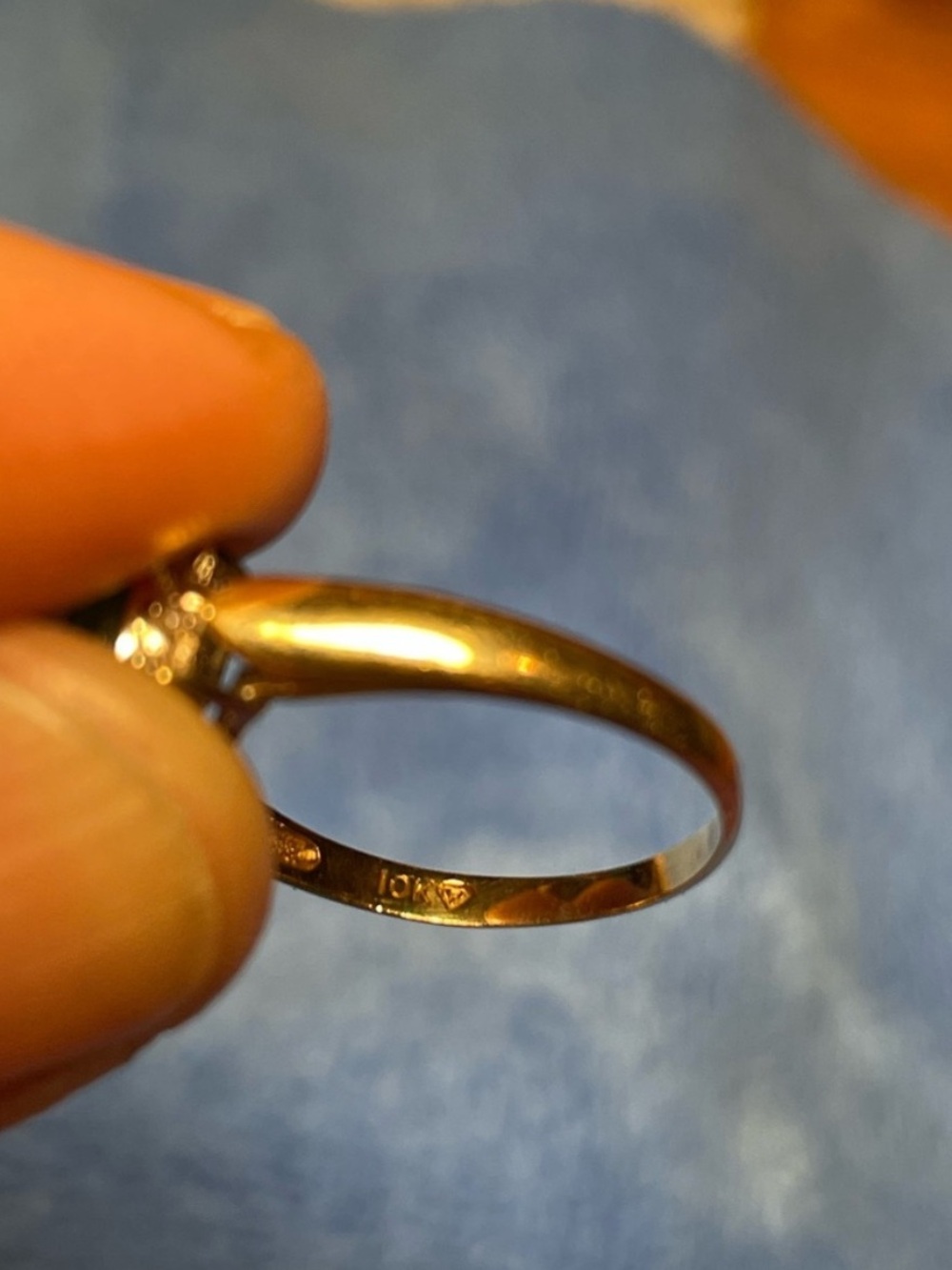 10K Emerald & Diamond Halo Yellow Gold Ring size 7 - Picture 3 of 6